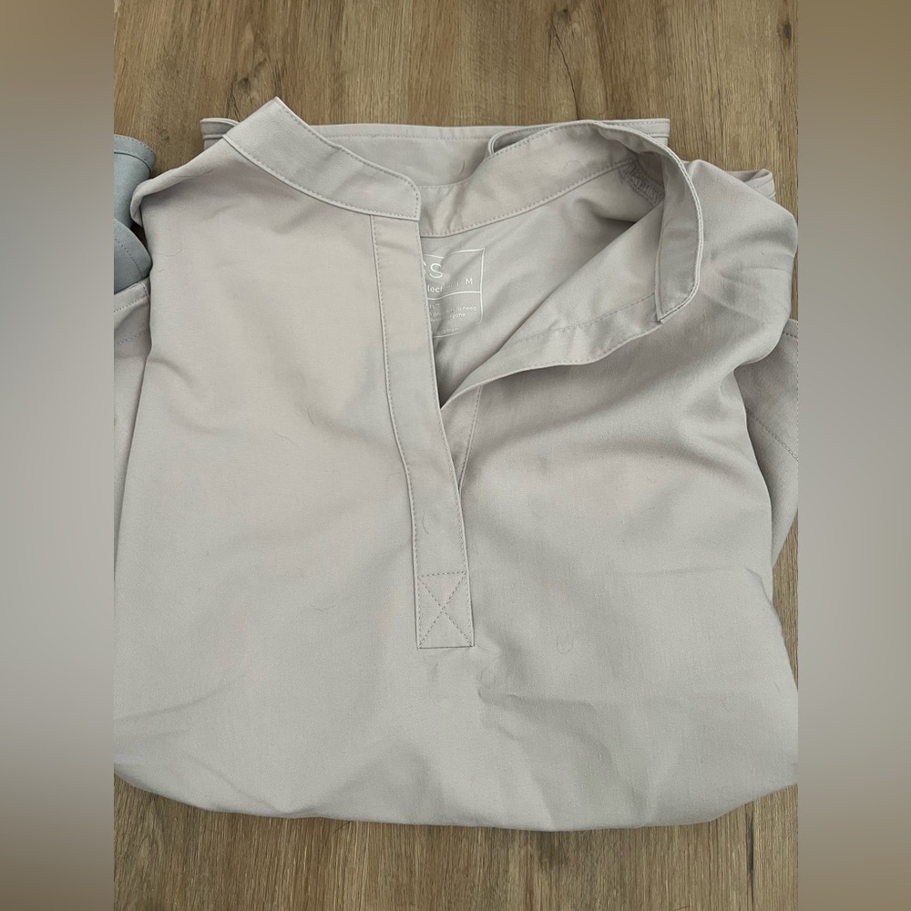 FIGS RAFAELA OVERSIZED SCRUB TOP “like clay grey” SIZE M